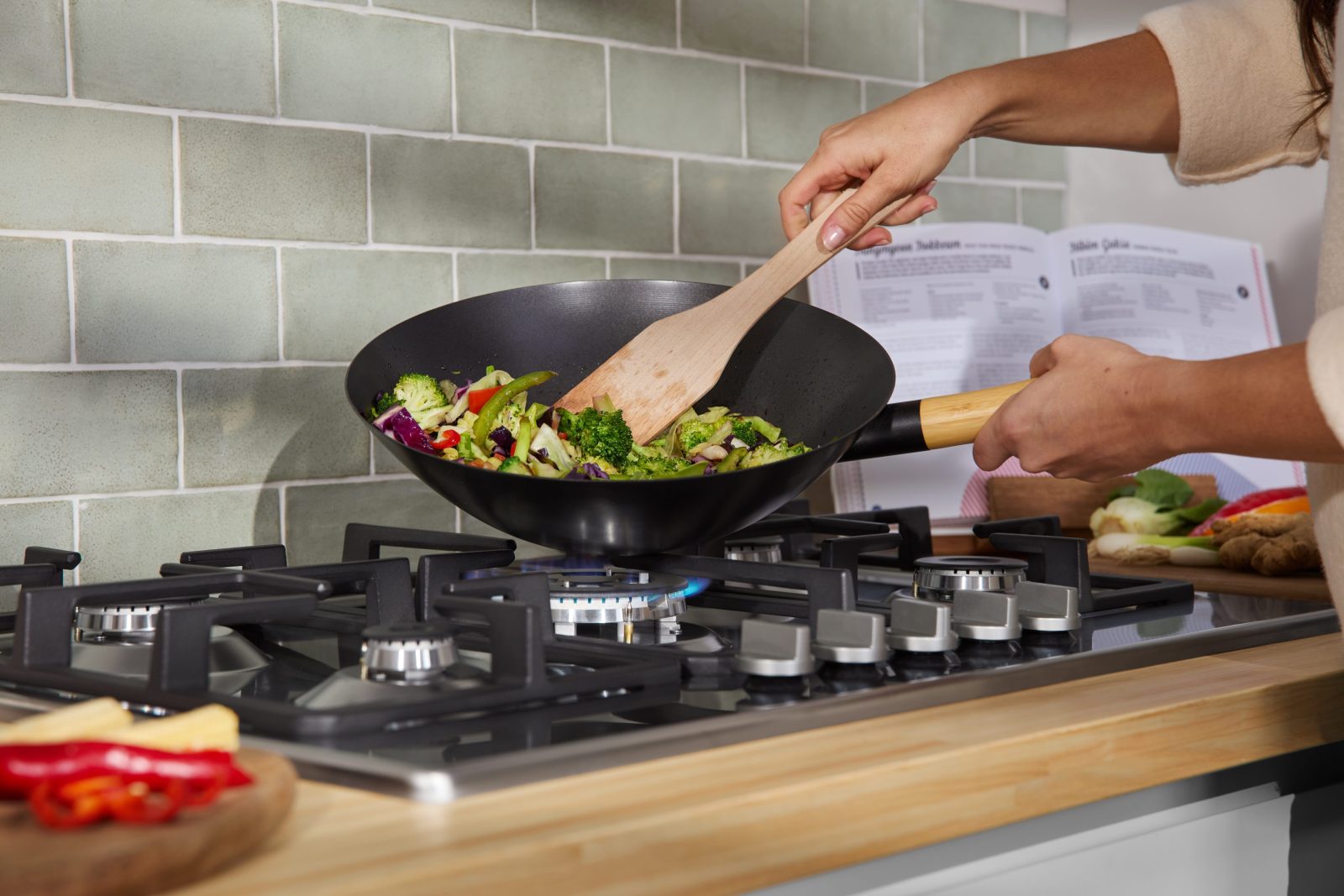 Bosch 75cm Series 4 5 Burner Gas Hob PGQ7B5K90 – Stainless Steel