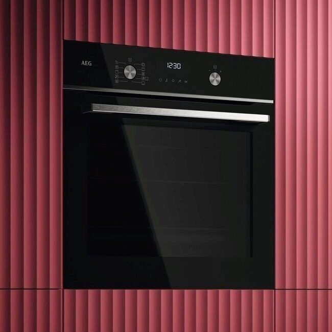 AEG Series 5000 Pyrolytic SteamBake Multifunction Single Oven GA5PB501AB – Black