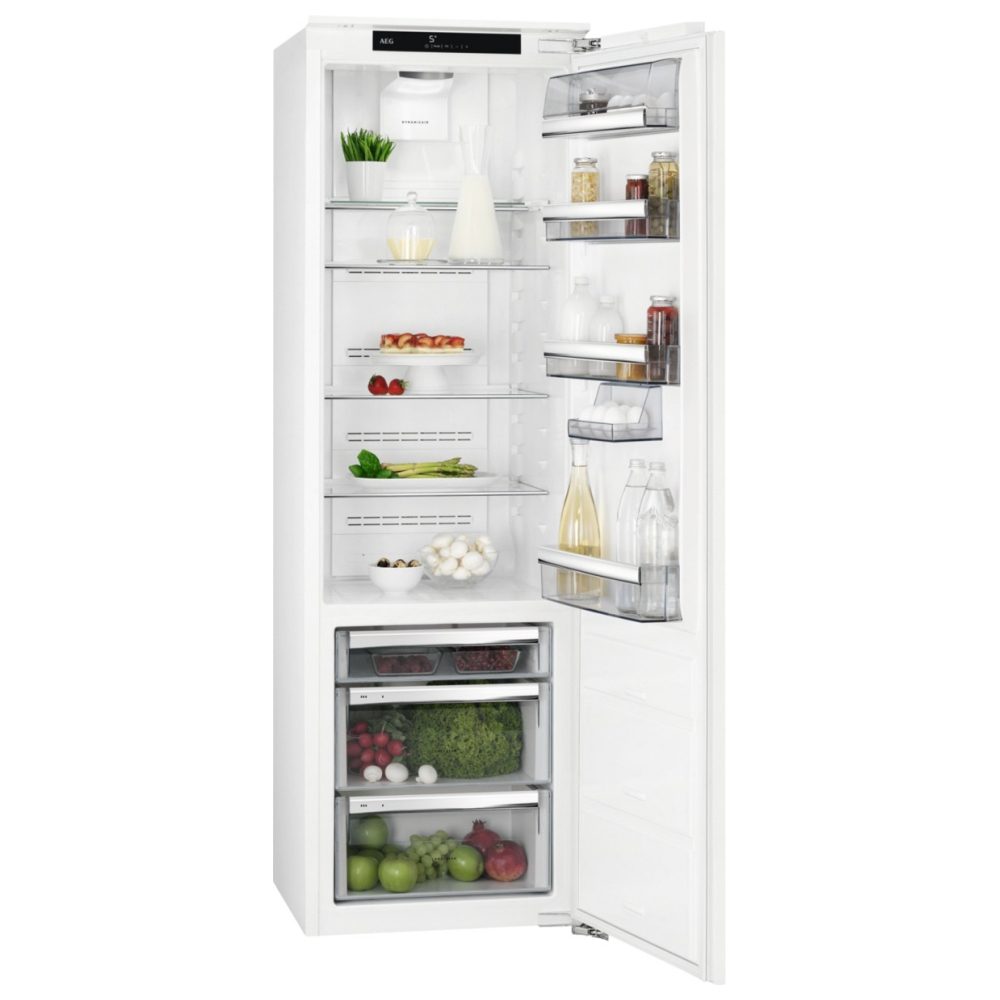 AEG 177cm Series 9000 Integrated In Column Larder Fridge SKS818E9ZC
