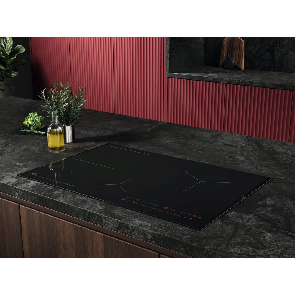 AEG 78cm Series 6000 4 Zone MaxiSense Induction Hob TO84IB00FB – Black