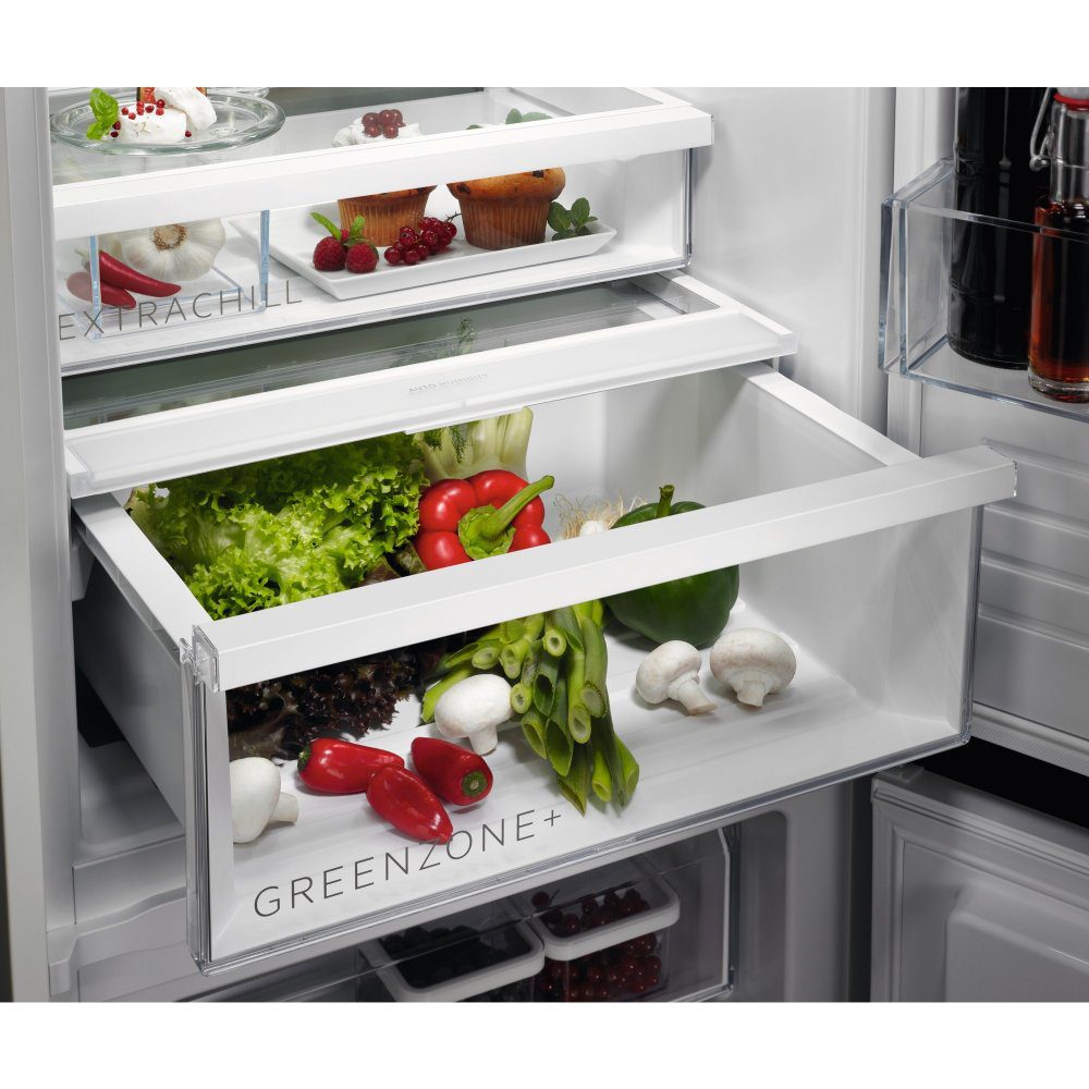 AEG 177cm Series 7000 Integrated 70/30 Frost Free Fridge Freezer TSC7M181DS