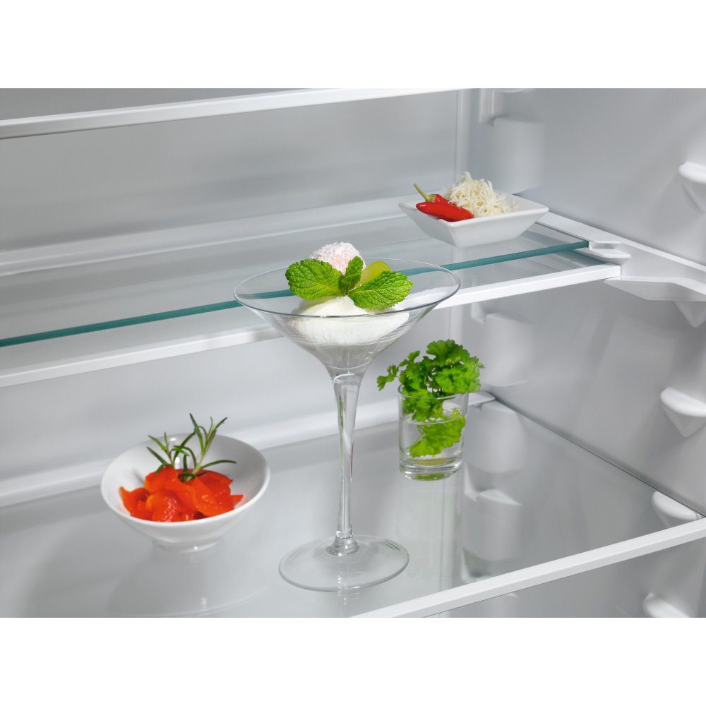 AEG 177cm Series 7000 Integrated 70/30 Frost Free Fridge Freezer TSC7M181DS