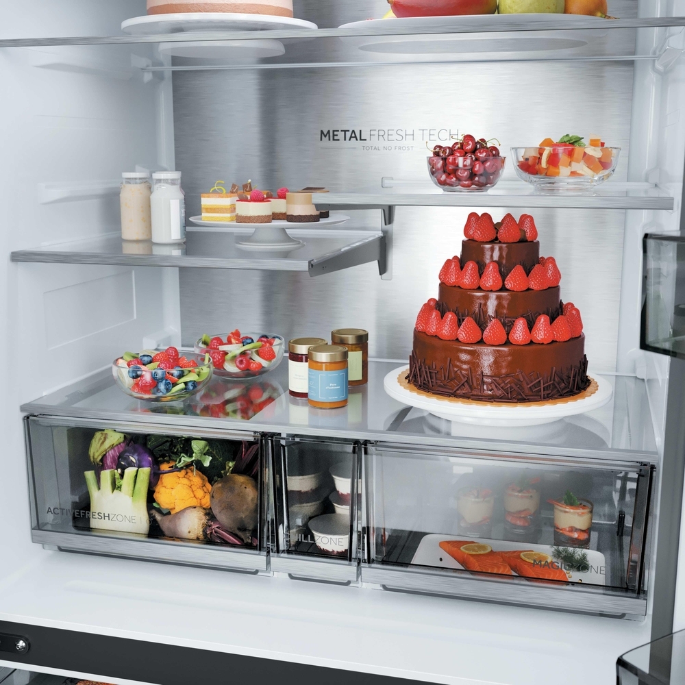 Haier Horizon Collection Four Door American Fridge Freezer With Water Dispenser Non Plumbed HFR59F18CWMB – Obsidian Steel