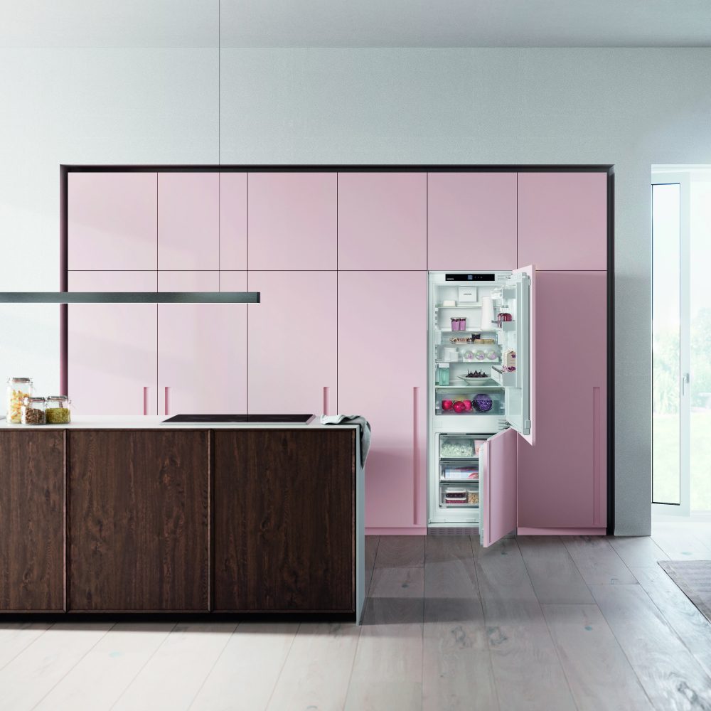 Liebherr 178cm Integrated 70/30 Frost Free Plus Fridge Freezer With Non Plumbed Icemaker ICNE5133