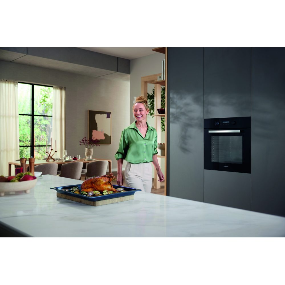 Miele Discovery Built In Pyrolytic Single Oven H2766-1BP – Black