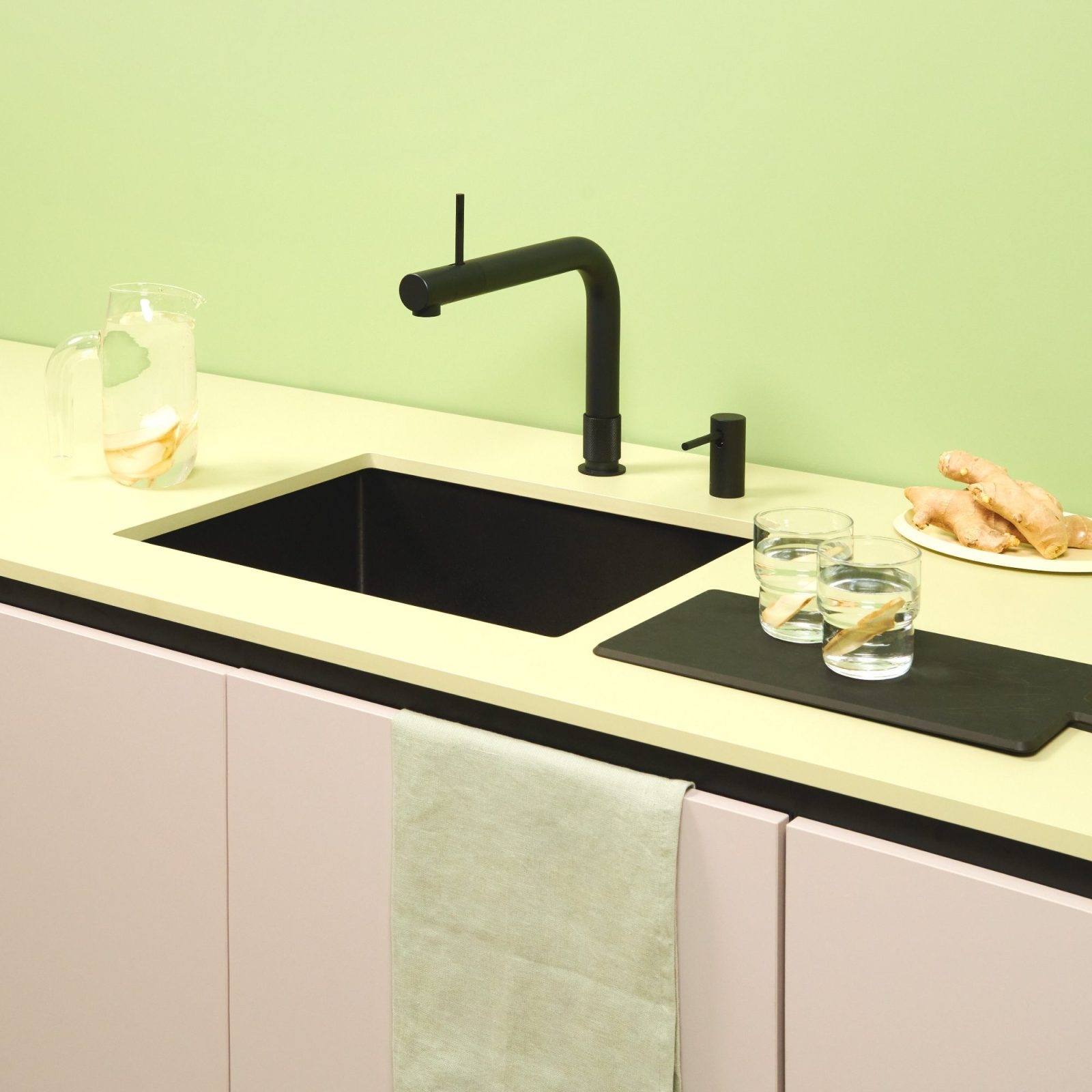 Quooker FTBLK Combi+ Front Boiling Water Tap COMBI+ FRONT BLK – BLACK