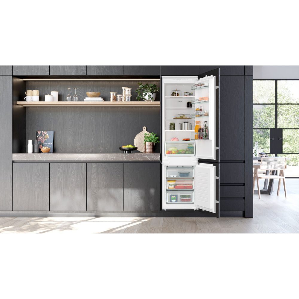 Siemens 194cm IQ-100 Integrated 60/40 Frost Free Fridge Freezer KI96NNSE0